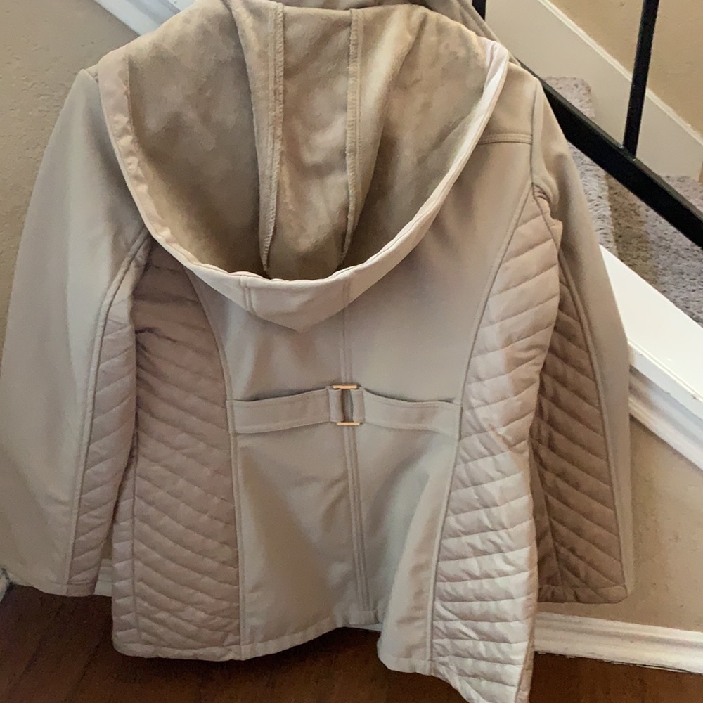 Lightweight, soft, NWOT tan colored jacket w hood